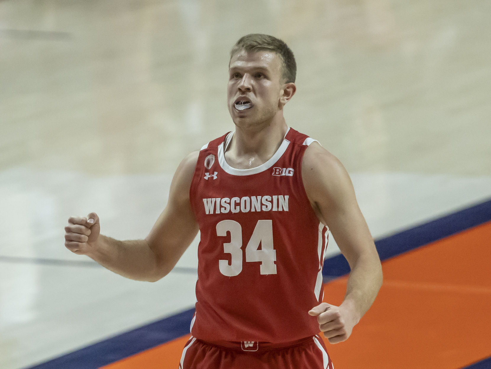 Illinois 75, UW 60